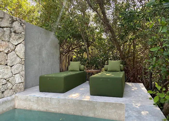 Amor Rooms