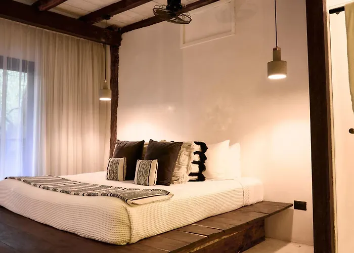 Amor Rooms 2*