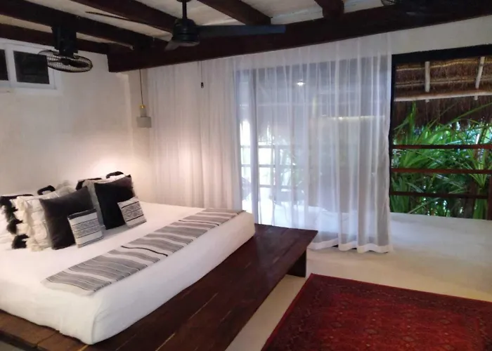 Hotel Amor Rooms 2*